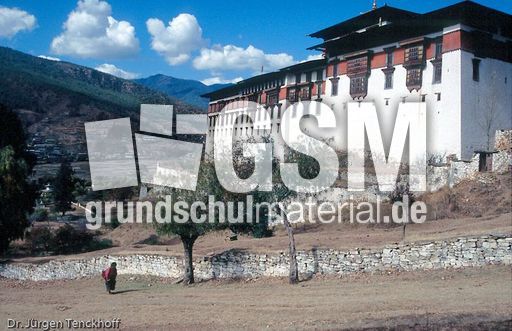 1023_bhutan_1994_dzong von paro.jpg